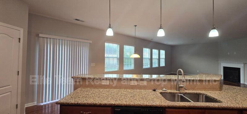10427 Paisley Abbey Ln - Photo 5 of 8