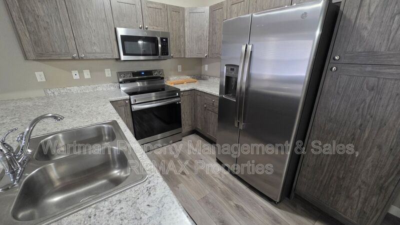 4628 Wharf Pt - Photo 5 of 24
