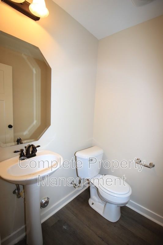 20478 Castle Ridge Rd - Photo 4 of 15