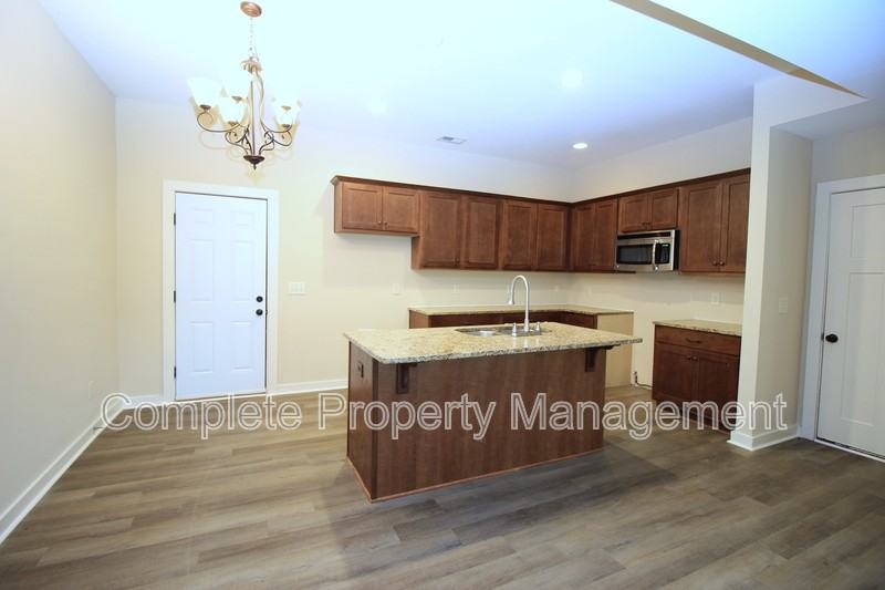20478 Castle Ridge Rd - Photo 5 of 15