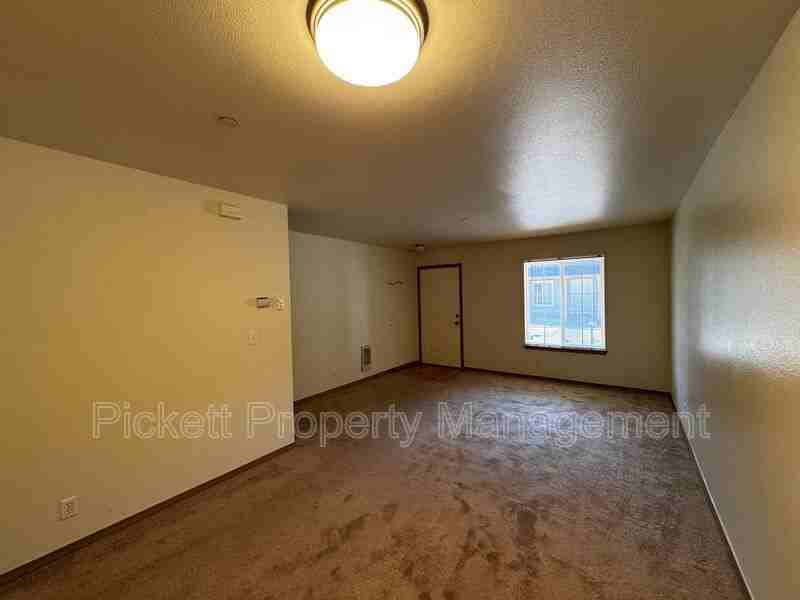 680 Northpark Ln - Photo 5 of 16