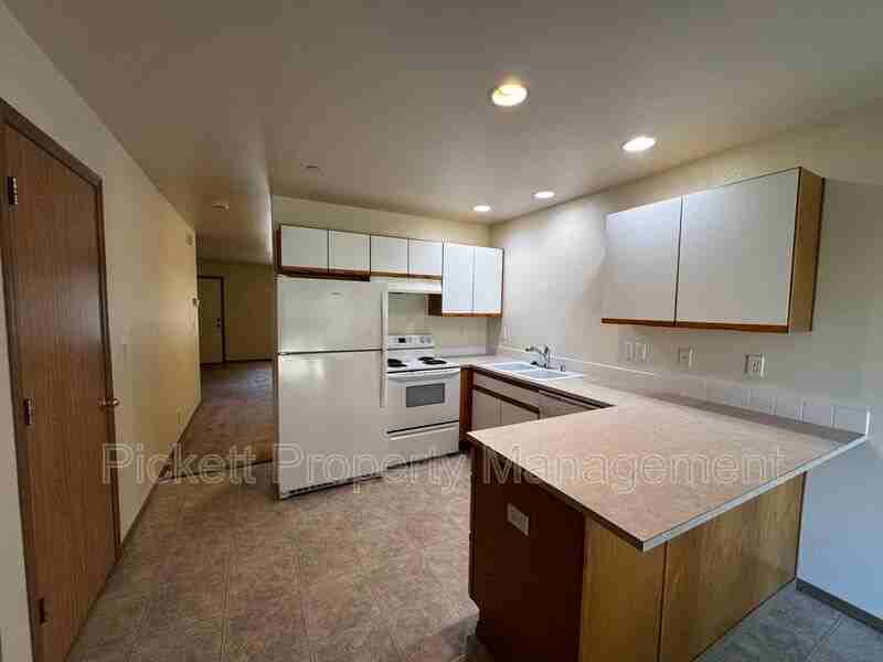 680 Northpark Ln - Photo 7 of 16
