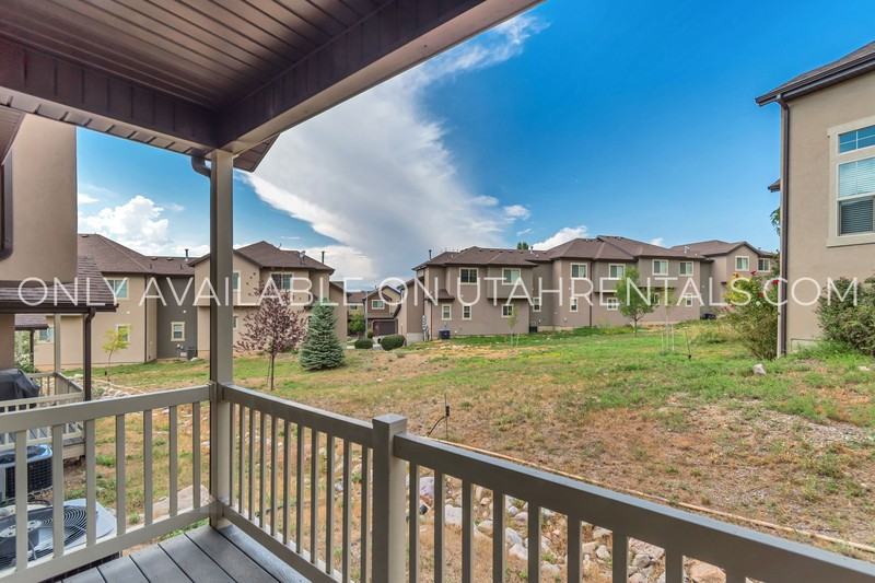 1638 E Aspen Loop - Photo 4 of 30