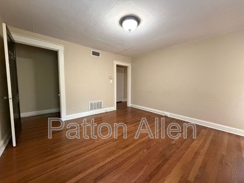 83 Edgemont Rd #4 - Photo 3 of 16
