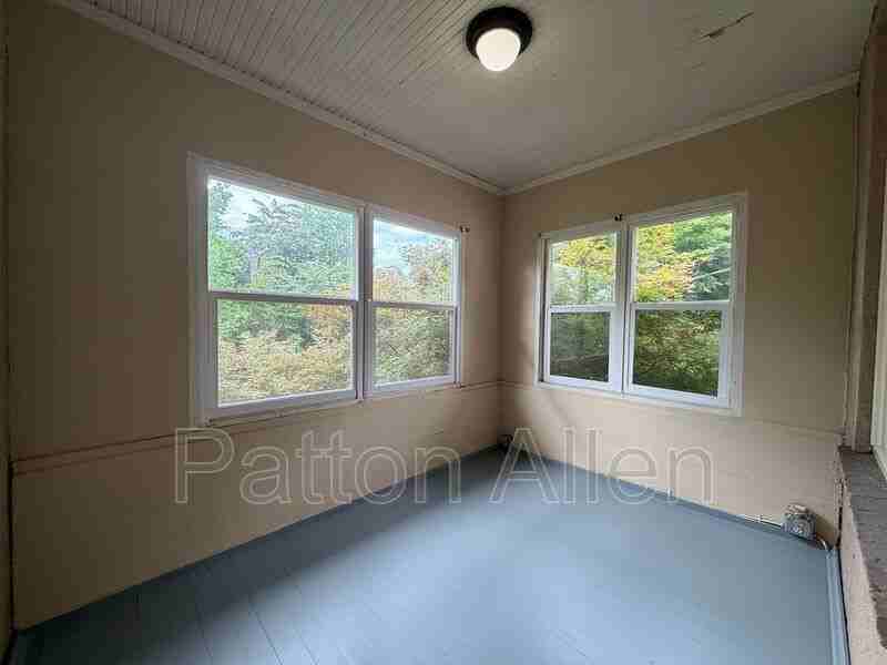 83 Edgemont Rd #4 - Photo 5 of 16