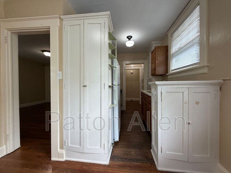 83 Edgemont Rd #4 - Photo 7 of 16