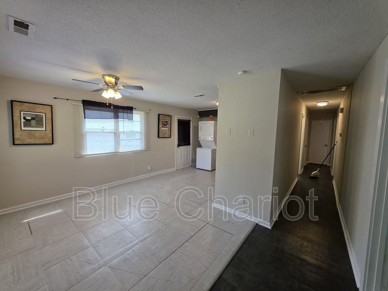 2313 Fitzgerald Ave - Photo 5 of 21