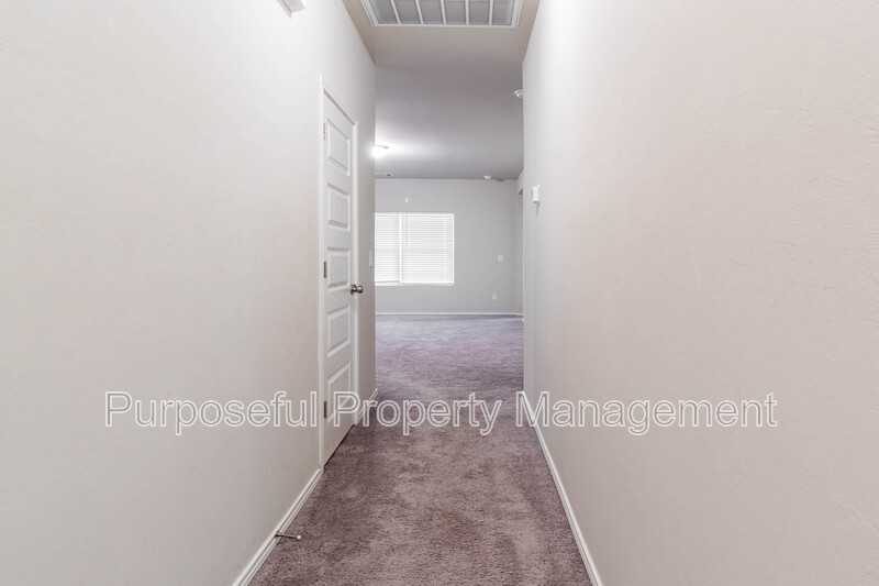 11608 Nw 95th St - Photo 5 of 32