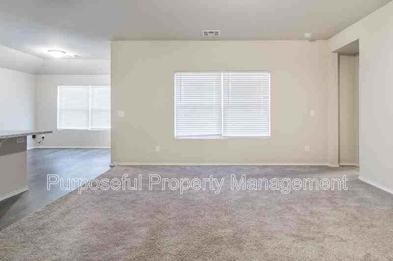 11608 Nw 95th St - Photo 7 of 32