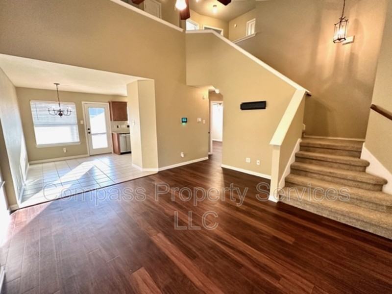 10124 Barton Creek Dr - Photo 6 of 22