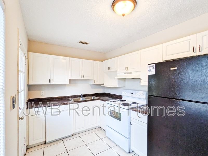 8905 Madison Ave - Photo 2 of 12