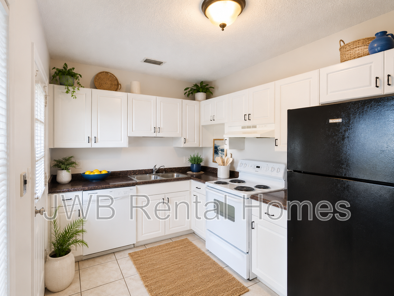 8905 Madison Ave - Photo 4 of 12