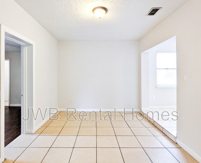 8905 Madison Ave - Photo 5 of 12