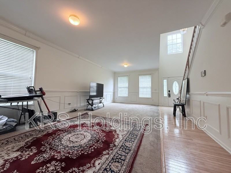 1904 Beckwood Ct - Photo 3 of 16