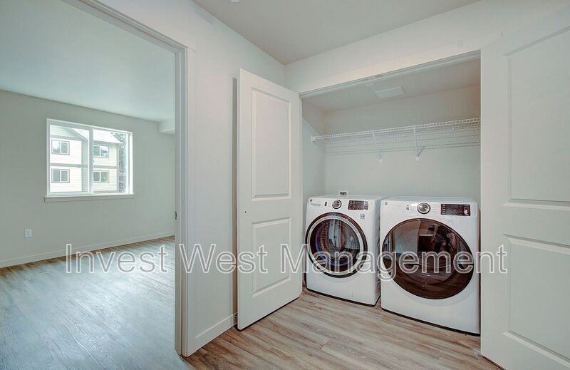 404 Neavenue #114 - Photo 4 of 9