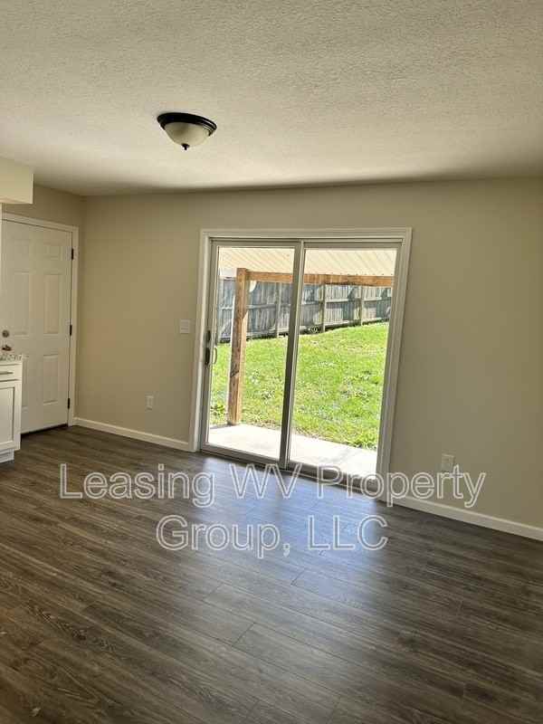 21 Bette Ln - Photo 3 of 8