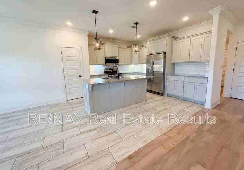 751 Spicewood Trl - Photo 3 of 15