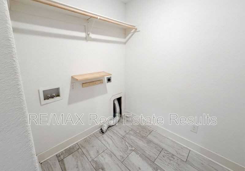 751 Spicewood Trl - Photo 6 of 15