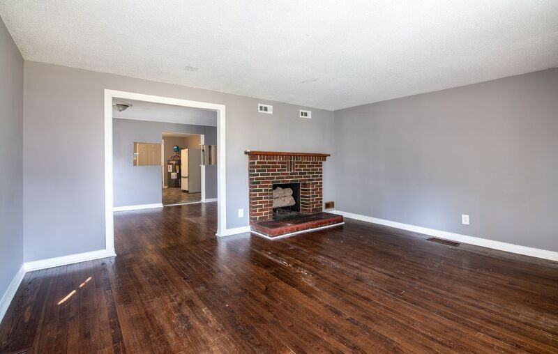 2242 3rd Ave S - Photo 4 of 12