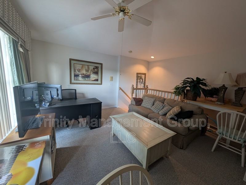 10812 Deerberry Dr - Photo 4 of 10