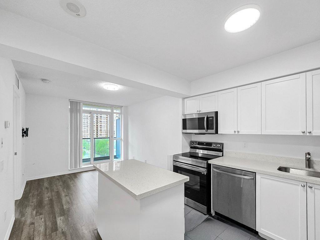 30 Harrison Garden Boulevard - Photo 3 of 12