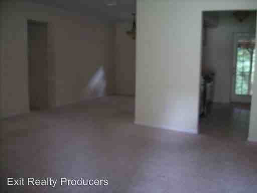 4921 NW 37th Dr - Photo 2 of 7
