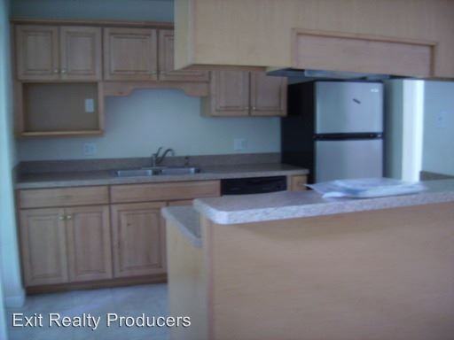 4921 NW 37th Dr - Photo 3 of 7