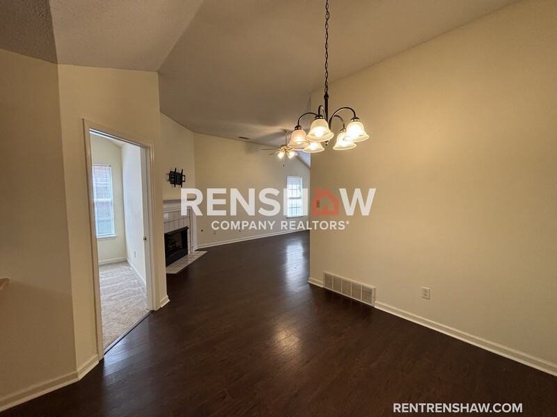 6893 Century Oaks Dr - Photo 4 of 18