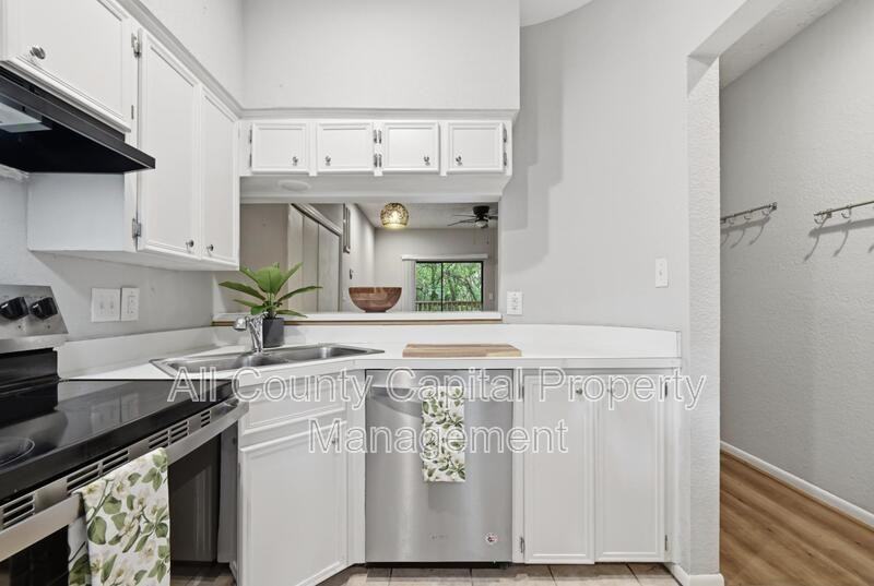 1013 Chestnut St #B1 - Photo 6 of 9