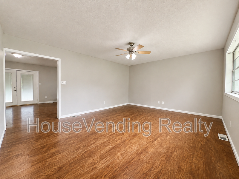 2214 Highland Rd - Photo 2 of 19
