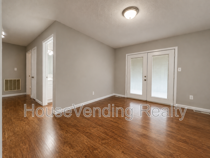 2214 Highland Rd - Photo 4 of 19