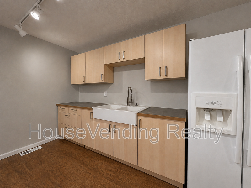 2214 Highland Rd - Photo 6 of 19