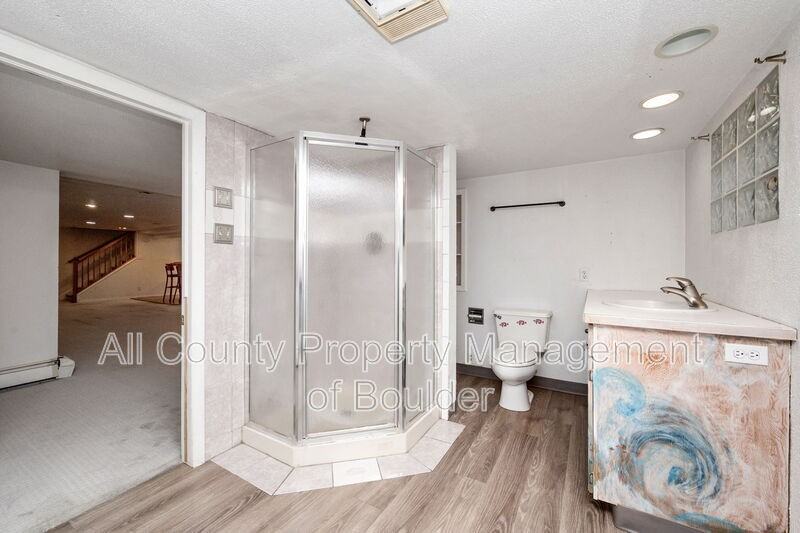 701 S Millerave - Photo 7 of 24
