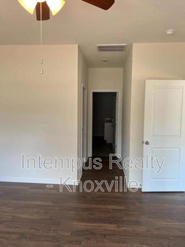 1311 Hampton Place Cir - Photo 3 of 33