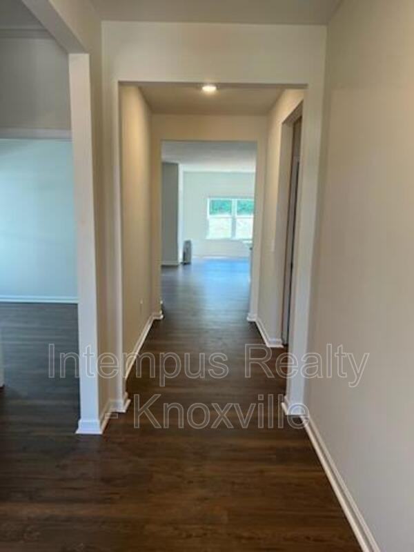 1311 Hampton Place Cir - Photo 5 of 33