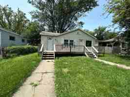 featured image of 3464 Iowa St
