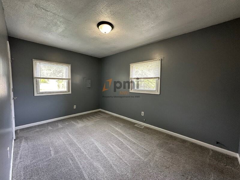 3464 Iowa St - Photo 7 of 15