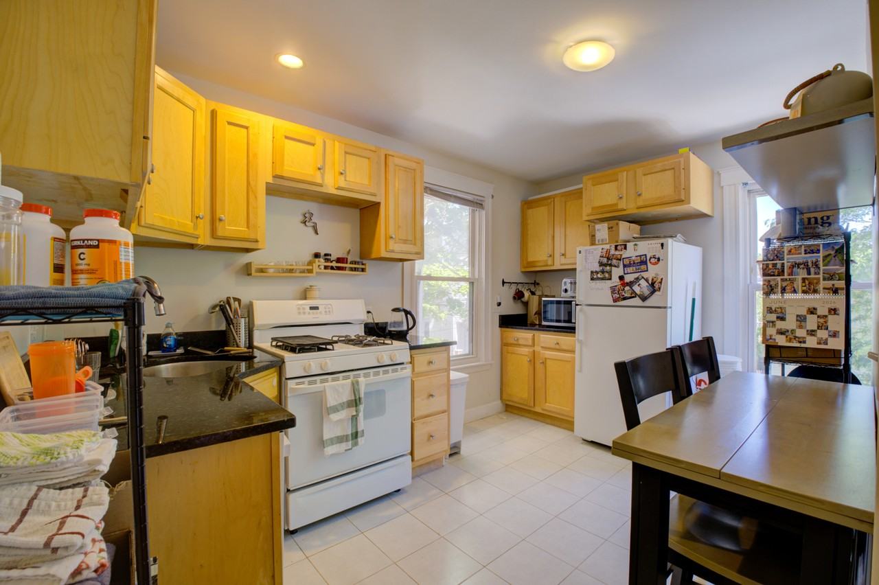 231 Cardinal Medeiros Ave #2 - Photo 5 of 10