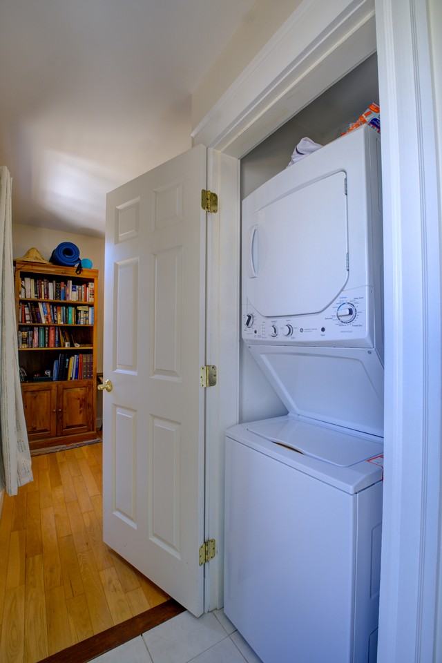 231 Cardinal Medeiros Ave #2 - Photo 6 of 10