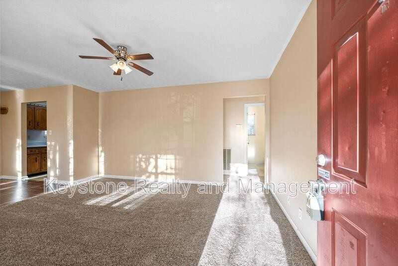 609 Artic Ave - Photo 2 of 15
