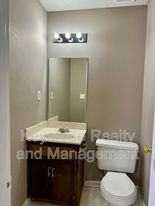 1127 Keith Ave - Photo 5 of 9
