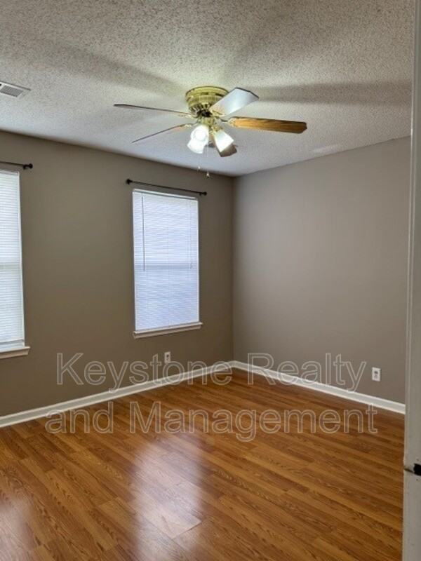 1127 Keith Ave - Photo 7 of 9