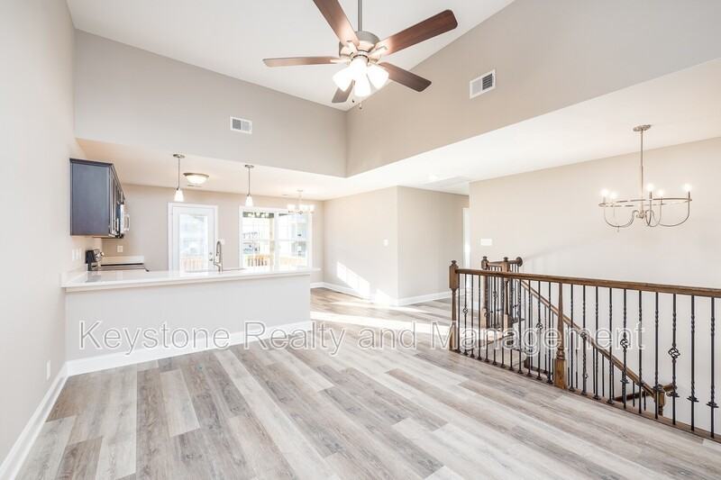 808 Lillian Grace Dr - Photo 4 of 14
