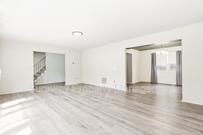 2 Albert E Bonacci Dr - Photo 5 of 24