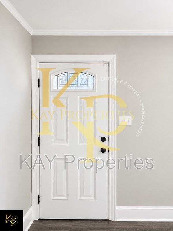 1200 E Holly St - Photo 4 of 17
