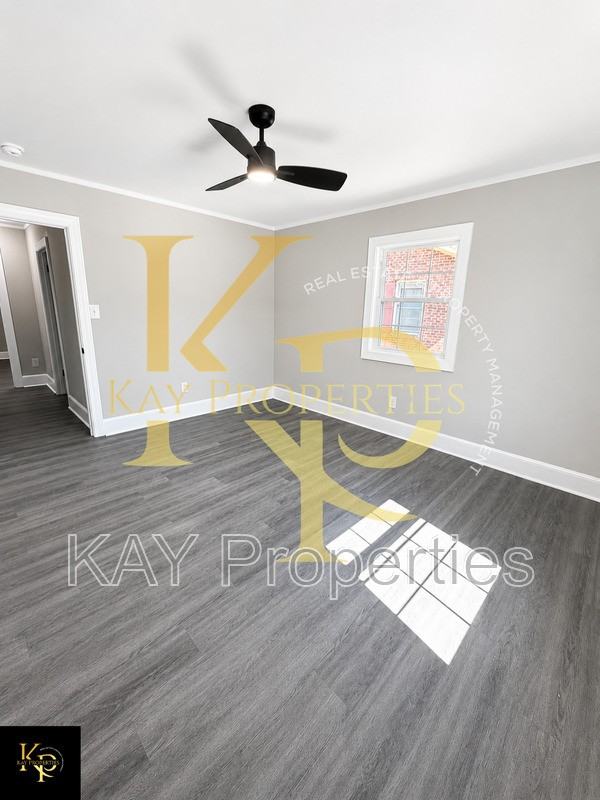 1200 E Holly St - Photo 5 of 17