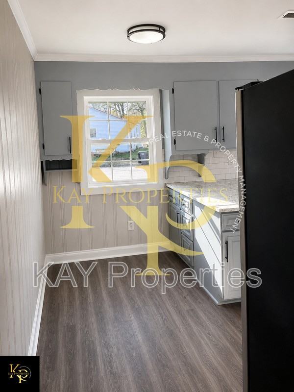 1200 E Holly St - Photo 7 of 17