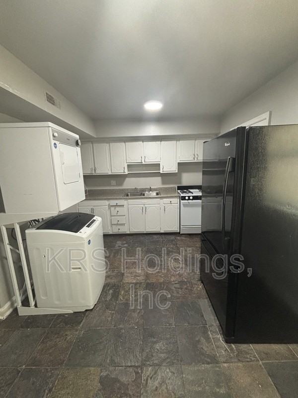 2758 Goolsby Ave - Photo 4 of 14