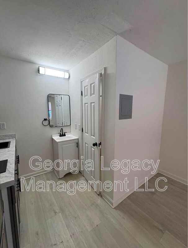 3334 Dellwood Rd #3 - Photo 5 of 7
