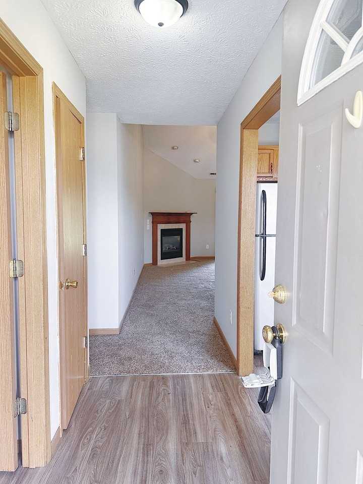 2332 Hopkins Dr - Photo 3 of 19
